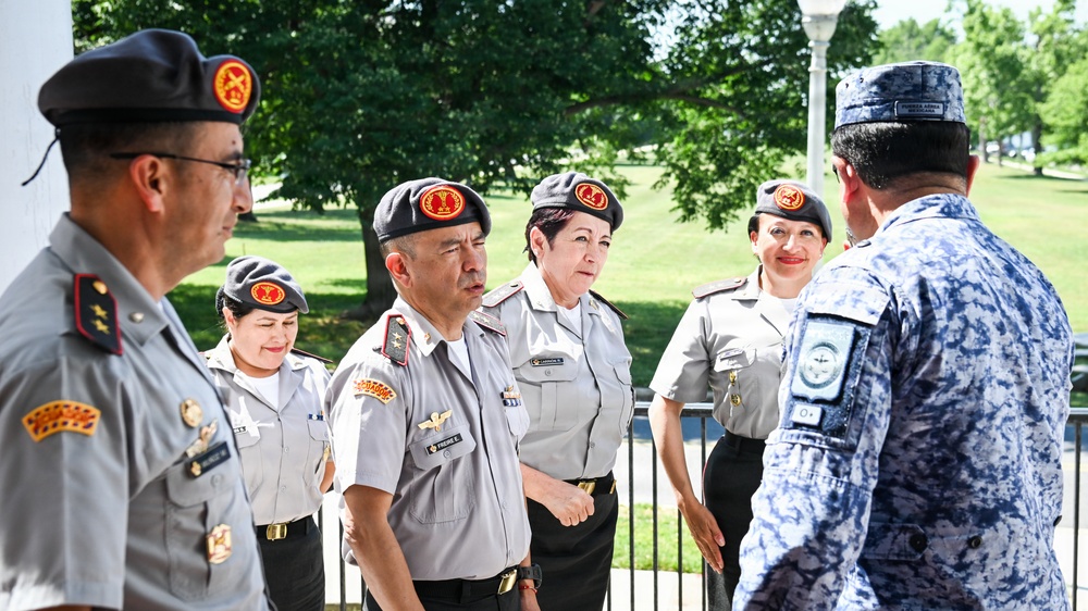 AGE-CSM Ecuador Delegation Receives IADC Academic Briefings