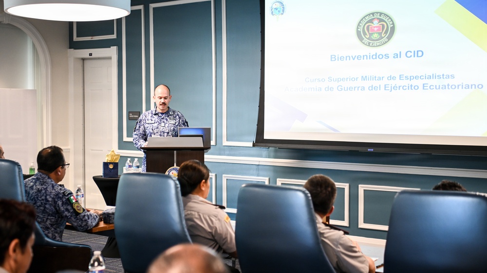 AGE-CSM Ecuador Delegation Receives IADC Academic Briefings