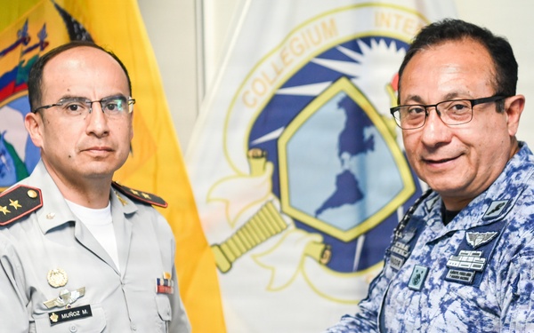 AGE-CSM Ecuador Delegation Receives IADC Academic Briefings