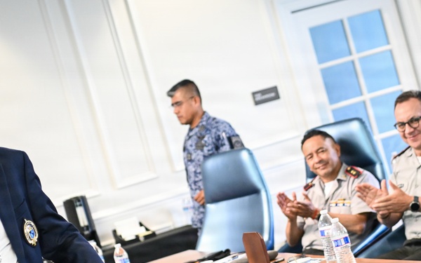 AGE-CSM Ecuador Delegation Receives IADC Academic Briefings