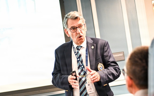 AGE-CSM Ecuador Delegation Receives IADC Academic Briefings