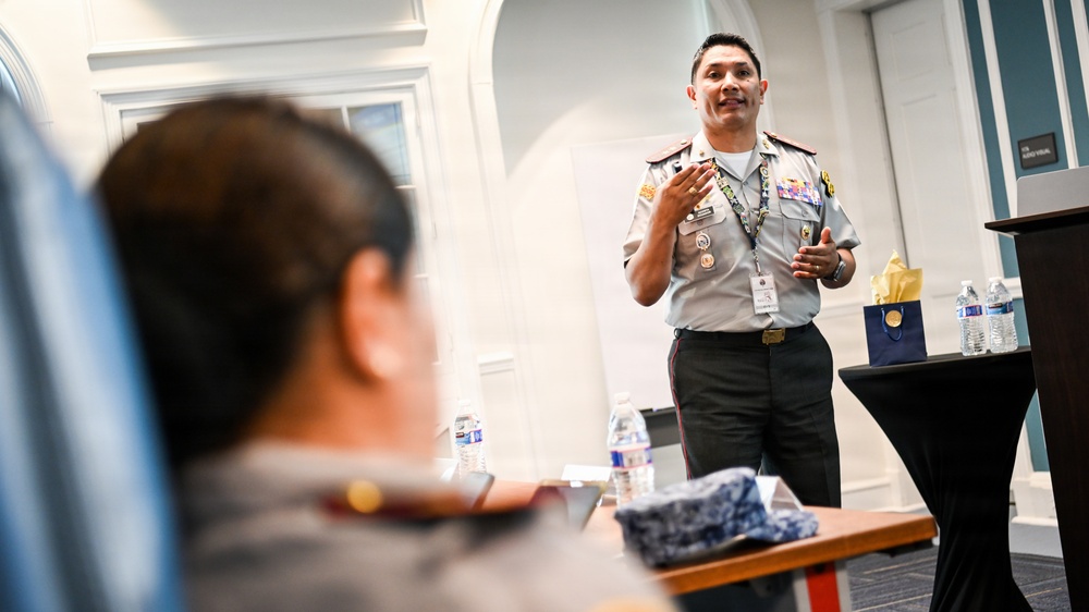 AGE-CSM Ecuador Delegation Receives IADC Academic Briefings