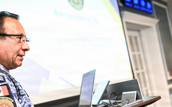 AGE-CSM Ecuador Delegation Receives IADC Academic Briefings