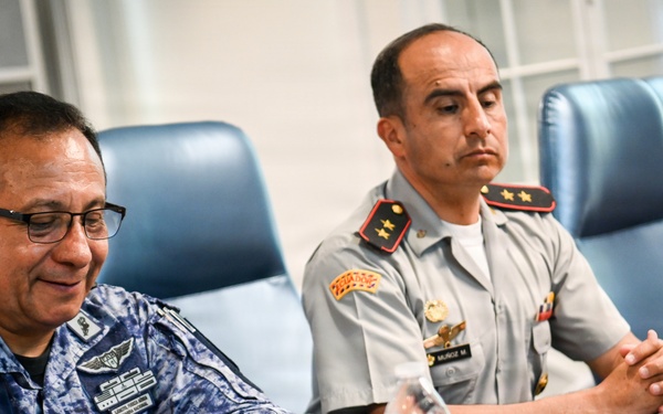 AGE-CSM Ecuador Delegation Receives IADC Academic Briefings