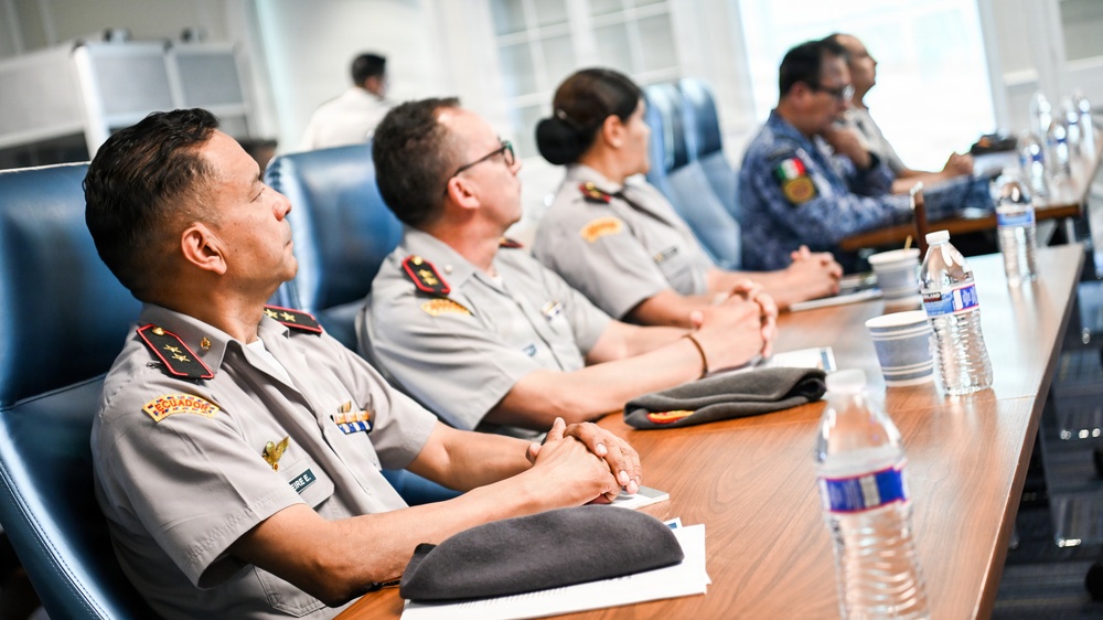 AGE-CSM Ecuador Delegation Receives IADC Academic Briefings