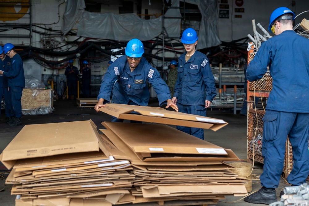 USS BATAAN WORKING PARTY MATTRESS ONLOAD
