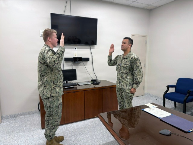 BM2 Smith re-enlists