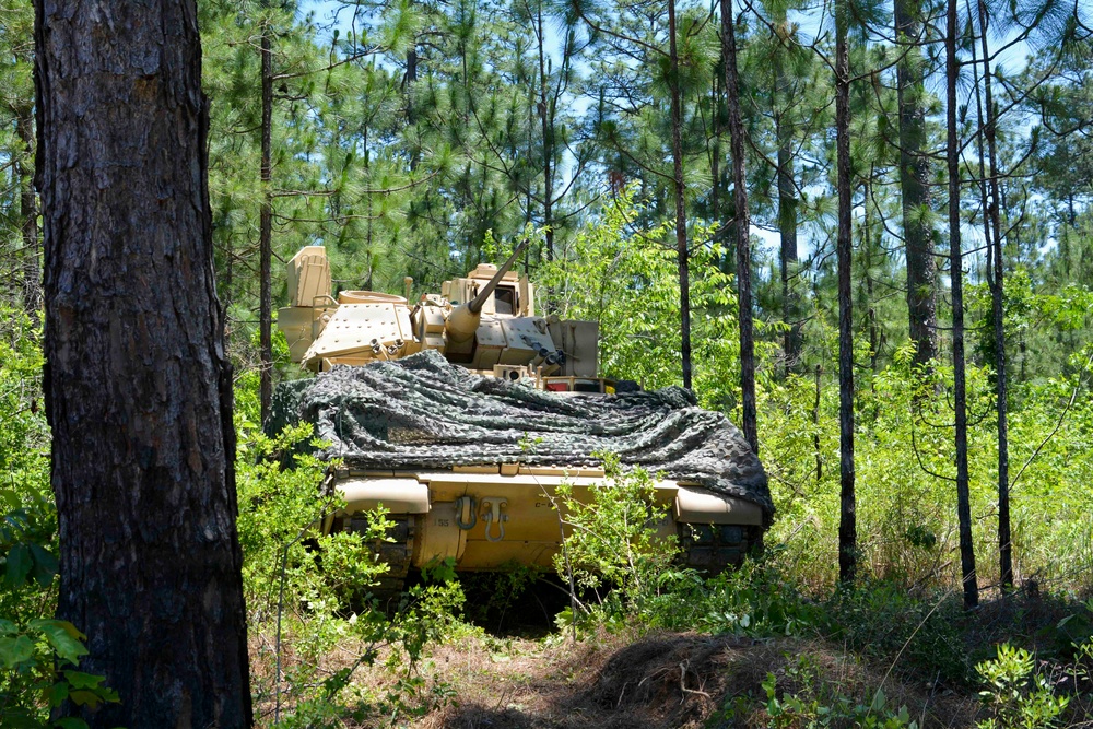 Mississippi Rifles Conduct Maneuver Training