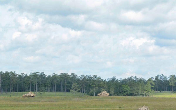 Mississippi Rifles Conduct Maneuver Training