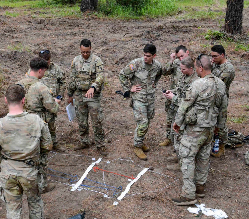 Mississippi Rifles Conduct Maneuver Training