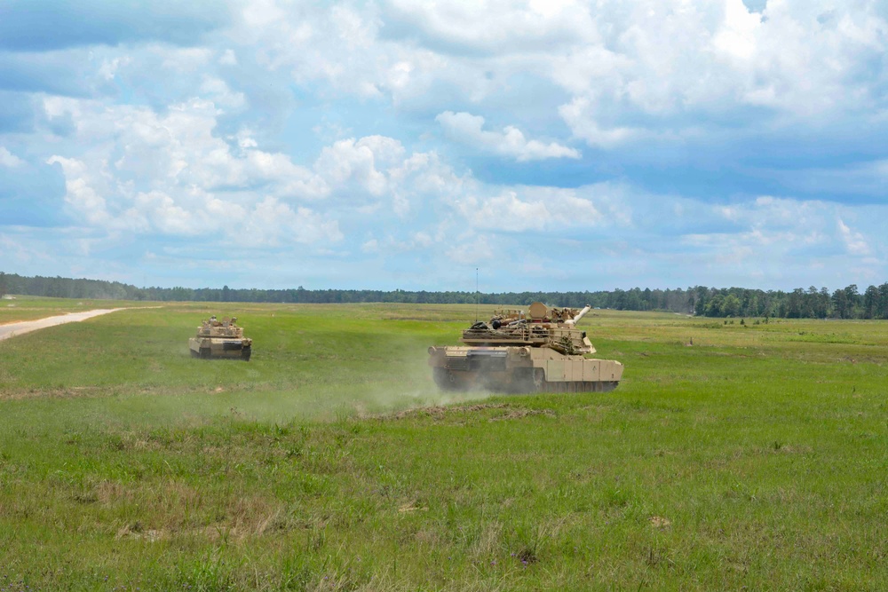 Mississippi Rifles Conduct Maneuver Training
