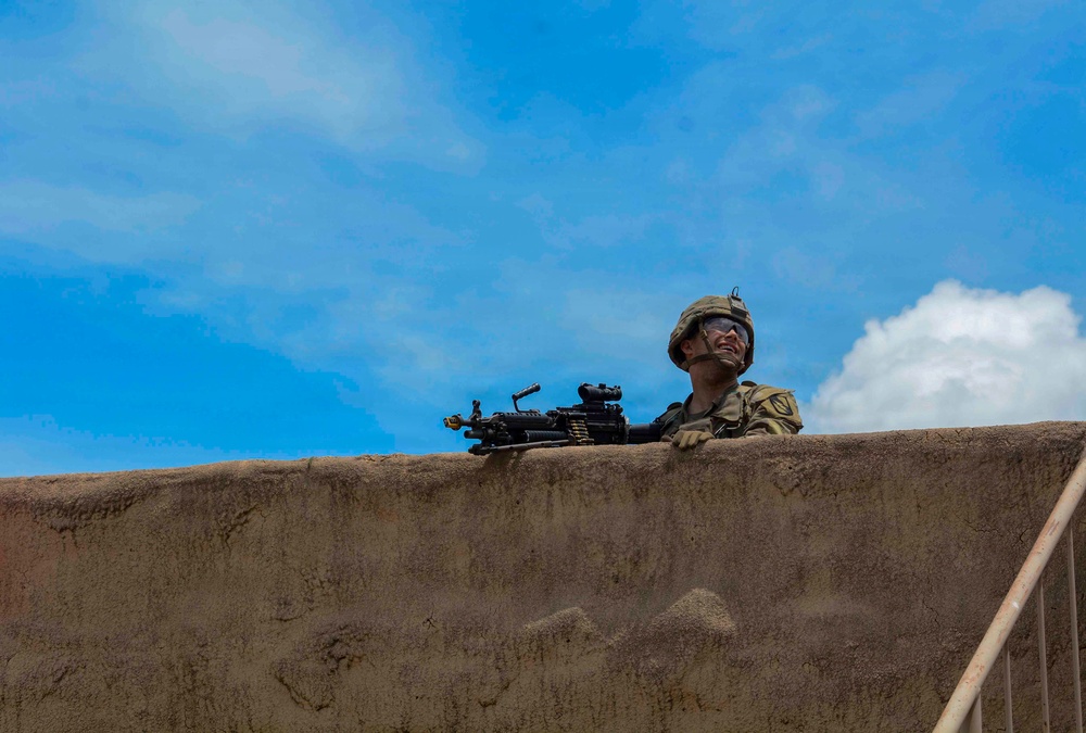 Mississippi Rifles Conduct Maneuver Training