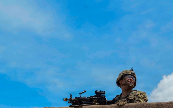 Mississippi Rifles Conduct Maneuver Training