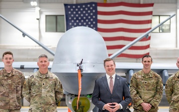Syracuse City Auditor visits Hancock Field Air National Guard Base