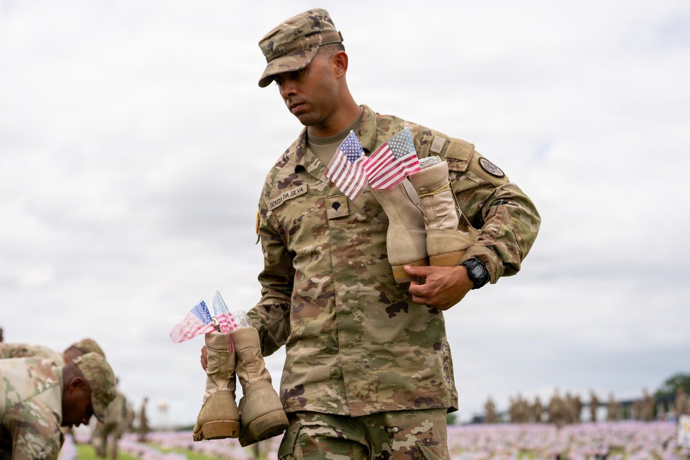 Soldiers Prepare Remembrance Memorial Display Honoring Fallen Service Members at Fort Hood