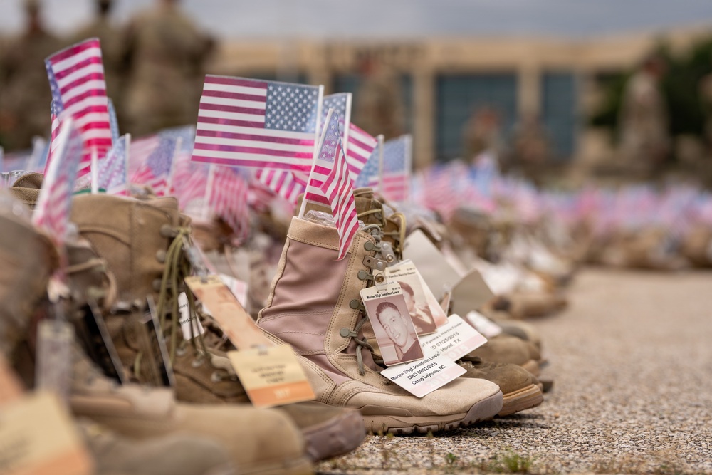 Soldiers Prepare Remembrance Memorial Display Honoring Fallen Service Members at Fort Hood