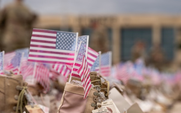 Soldiers Prepare Remembrance Memorial Display Honoring Fallen Service Members at Fort Hood