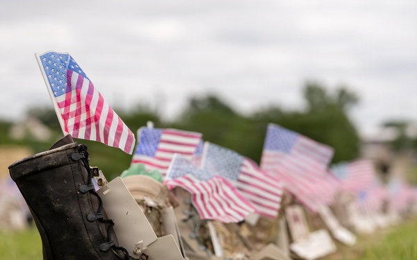 Soldiers Prepare Remembrance Memorial Display Honoring Fallen Service Members at Fort Hood