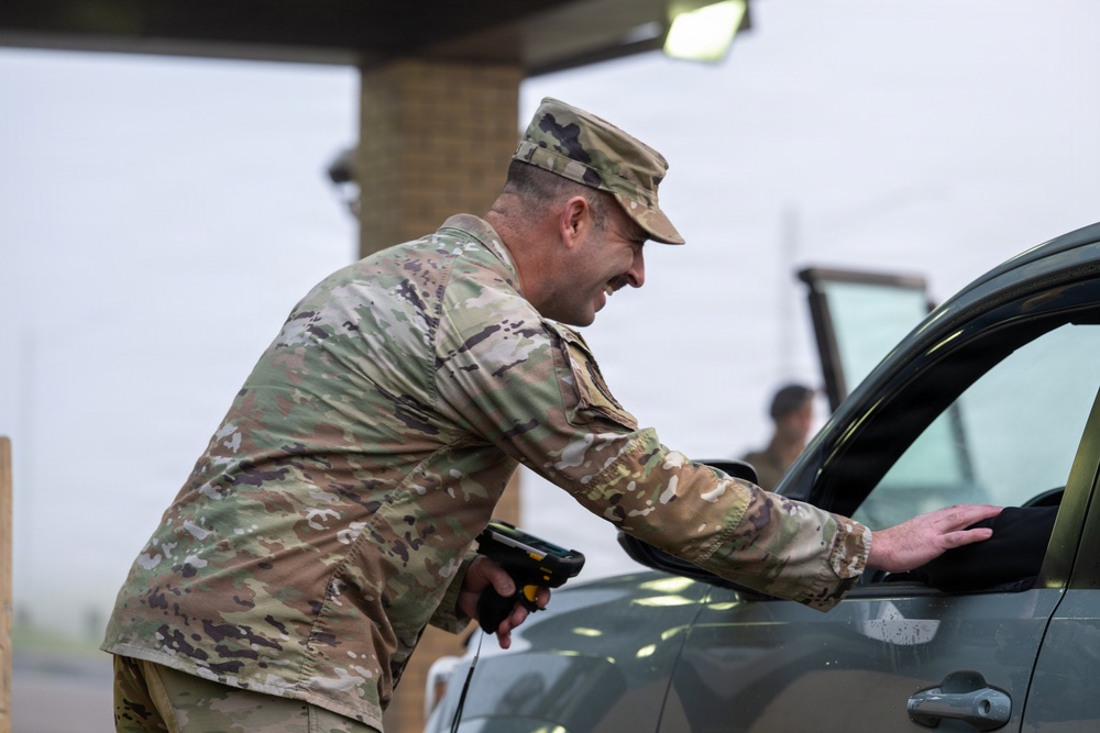 125th Fighter Wing Leadership Greets Wing Members During Unit Training Assembly