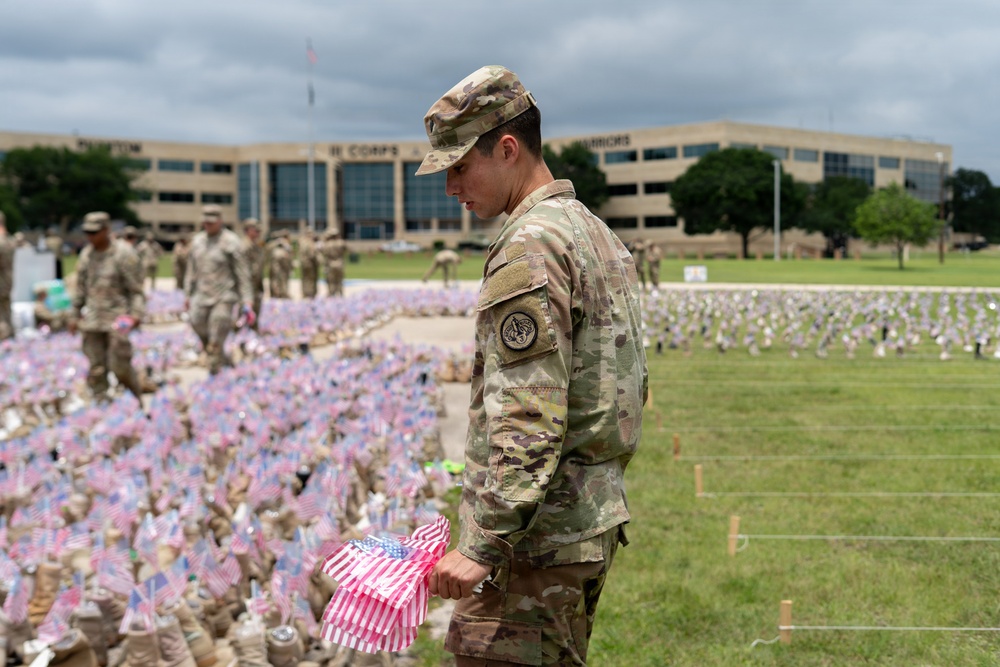 Soldiers Prepare Remembrance Memorial Display Honoring Fallen Service Members at Fort Hood