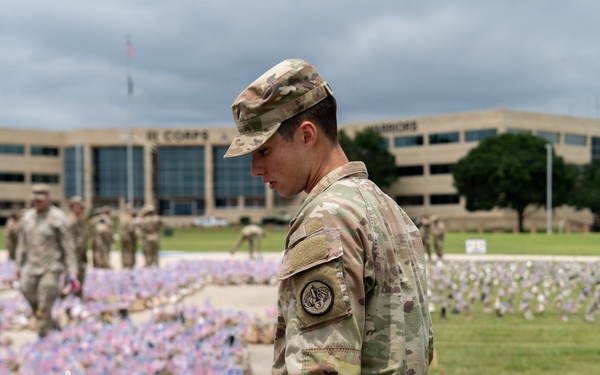 Soldiers Prepare Remembrance Memorial Display Honoring Fallen Service Members at Fort Hood