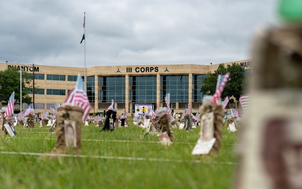 Soldiers Prepare Remembrance Memorial Display Honoring Fallen Service Members at Fort Hood