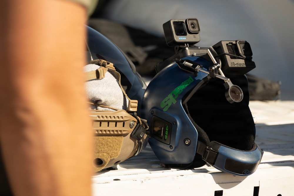 MAG-13 and Military Free Fall Instructors Conduct Search and Rescue Training