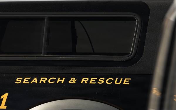 MAG-13 and Military Free Fall Instructors Conduct Search and Rescue Training