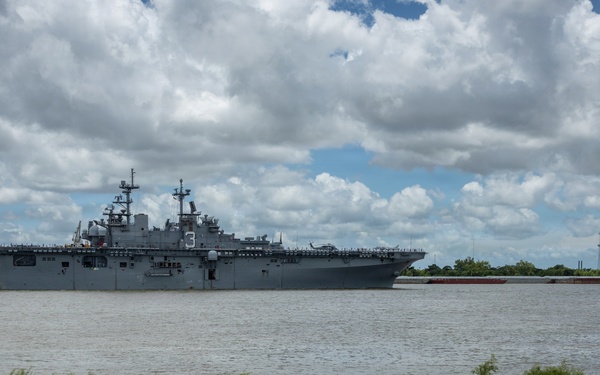 USS Kearsarge Passing of Honors