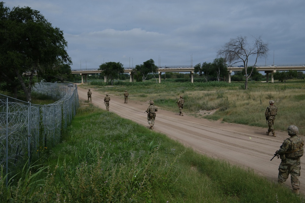 The 130th MEB emplaces concertina wire along U.S. southern border
