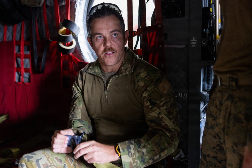 Southern Jackaroo 26: MRF-D Marines receive a class, train on Australian Army Chinook