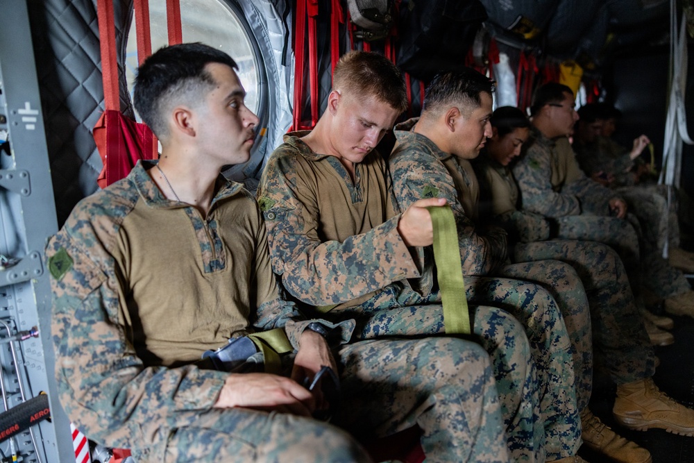 Southern Jackaroo 26: MRF-D Marines receive a class, train on Australian Army Chinook
