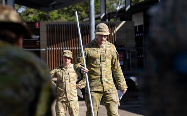 Southern Jackaroo 26: U.S. Marines, Soldiers receive mission brief from Australian Army