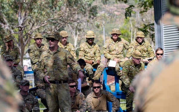 Southern Jackaroo 26: U.S. Marines, Soldiers receive mission brief from Australian Army