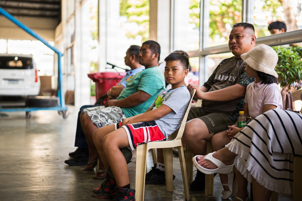 U.S. Marines and Philippine service members participate in Basketball Friendship Games