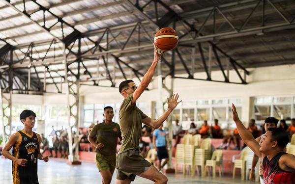 U.S. Marines and Philippine service members participate in Basketball Friendship Games