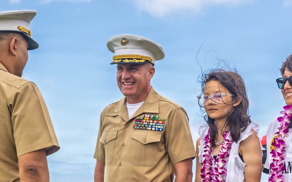 MARFORPAC H&amp;S Bn. executive officer retires