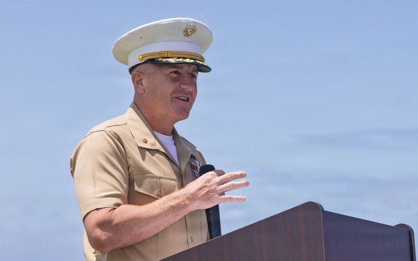 MARFORPAC H&amp;S Bn. executive officer retires