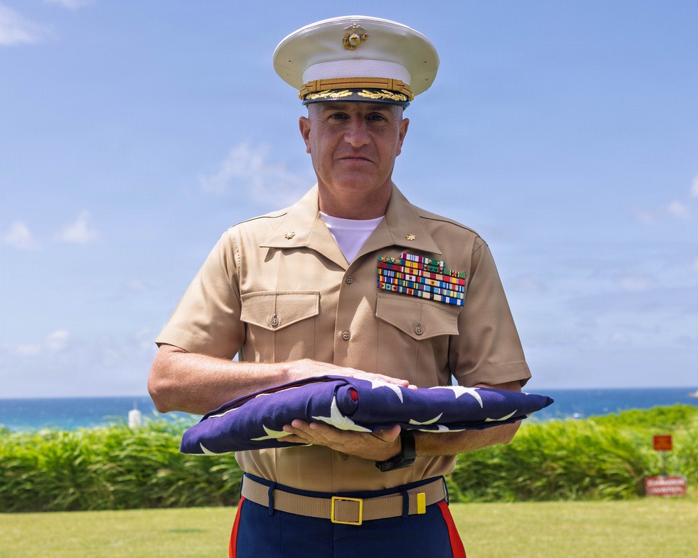 MARFORPAC H&amp;S Bn. executive officer retires