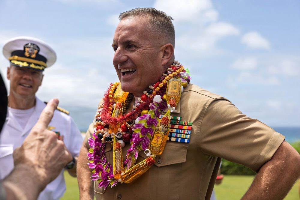 MARFORPAC H&amp;S Bn. executive officer retires