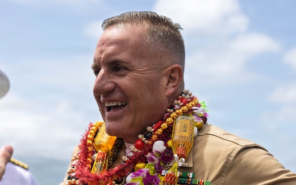 MARFORPAC H&amp;S Bn. executive officer retires