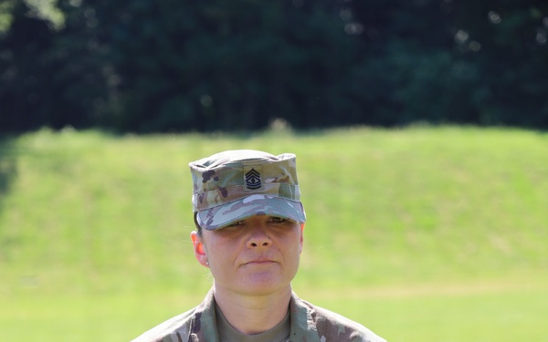 HHC presents gifts to outgoing command team