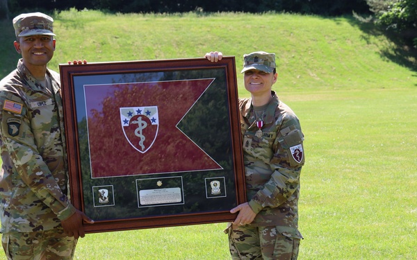 HHC presents gifts to outgoing command team