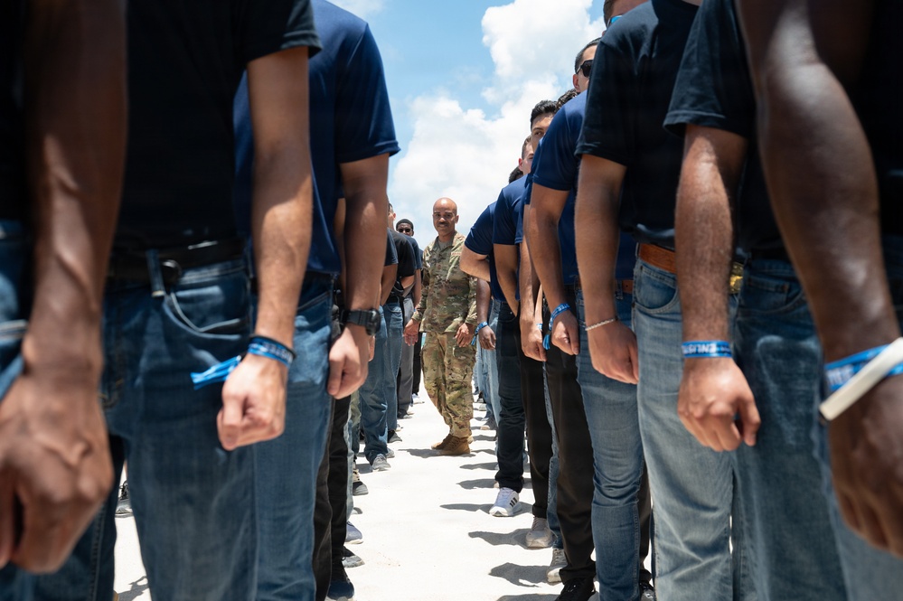 Mass Enlistment at Hyundai Air and Sea Show