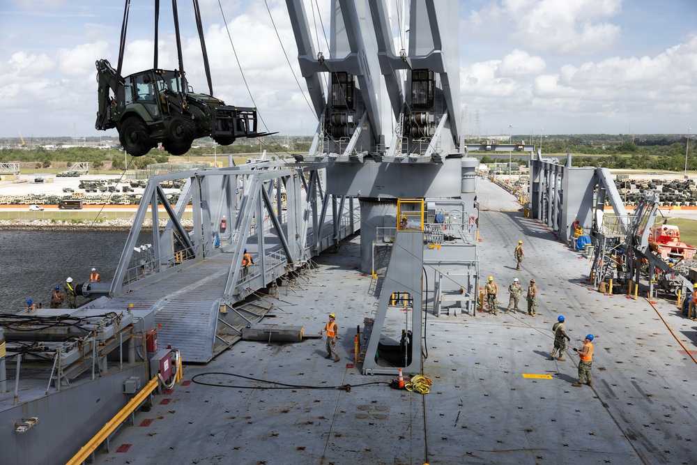 MPFEX 26 taps veteran workforce to strengthen ship-to-shore sustainment
