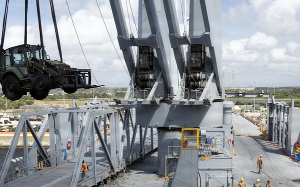MPFEX 26 taps veteran workforce to strengthen ship-to-shore sustainment