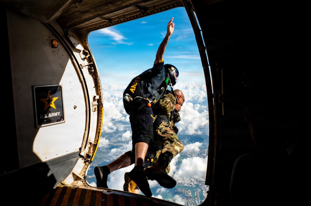 AFRC Command Chief jumps with the U.S. Army Golden Knights