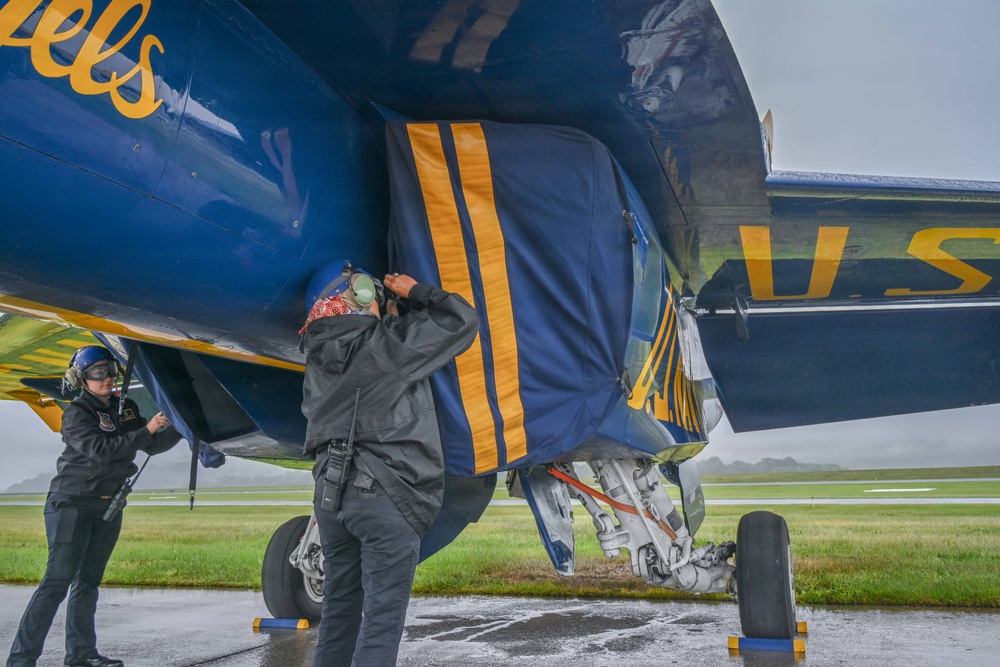Blue Angels prepare to fly at Air Dot Show for 2026 Navy Week Harrisburg