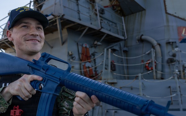 Anti-Terrorism Training Team drill aboard USS Gonzalez (DDG 66)