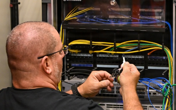 Fort Wainwright launches free barracks WiFi pilot program